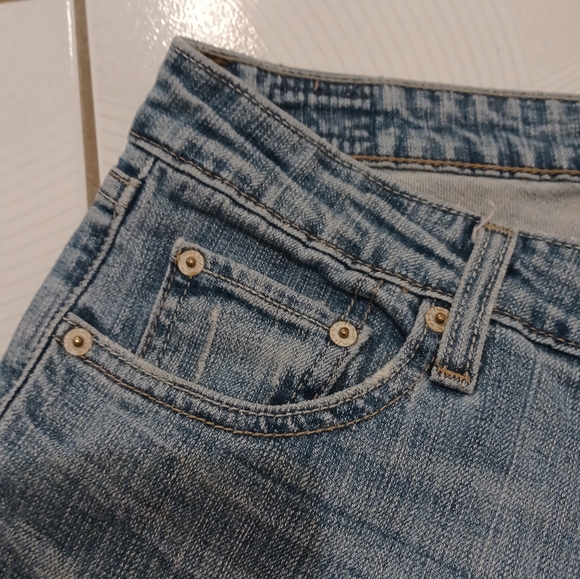 4/$40 Long Cut-off Jean Shorts - Size 9 (Large) - Picture 3 of 8